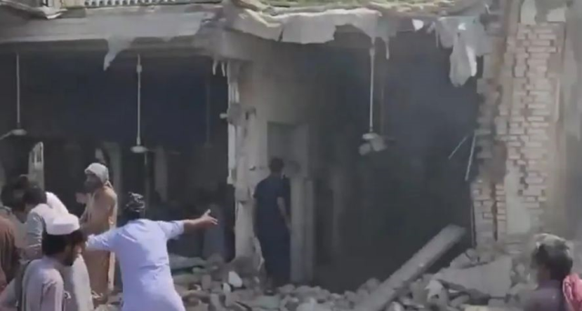 Pakistan'da cami yakınında patlama: En az 15 ölü, 50'den fazla yaralı var