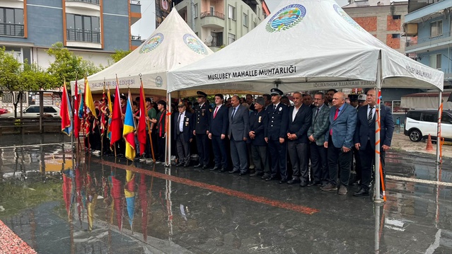 Samsun Salıpazarı'nda Gaziler Günü töreni çelenk sunumuyla başladı