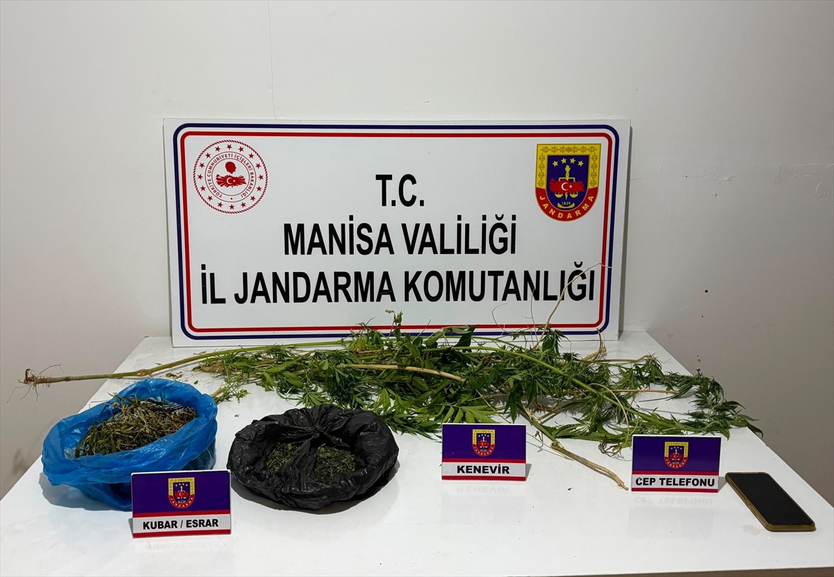 Manisa Sarıgöl'de evine baskın yapılan şüpheli, 352 gram esrarla tutuklandı
