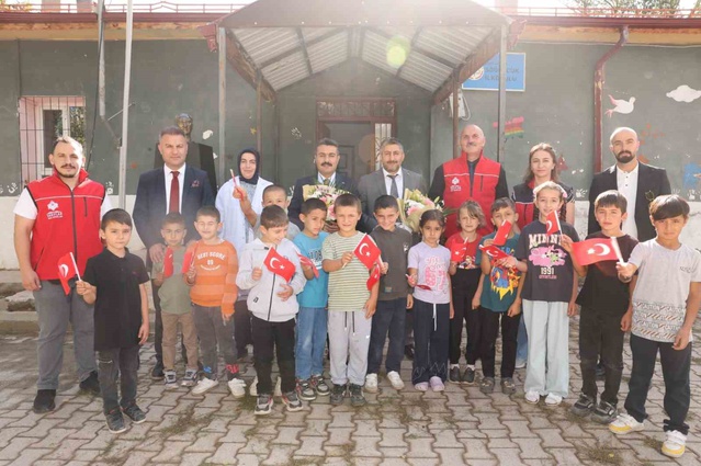 296 yıllık vakfın hayır şartı Sivas'ta köy okullarında yaşatılıyor