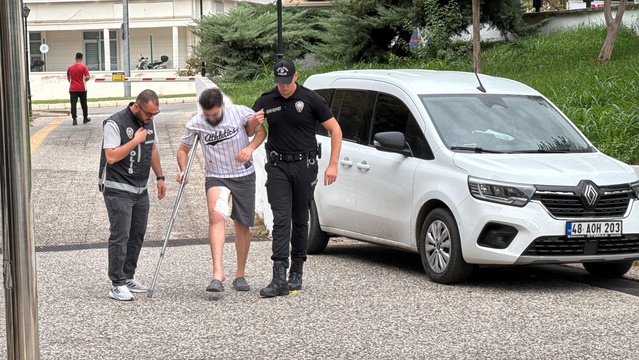Muğla'da 5 ilçede eş zamanlı operasyonda 42 şüpheliden 13'ü tutuklandı