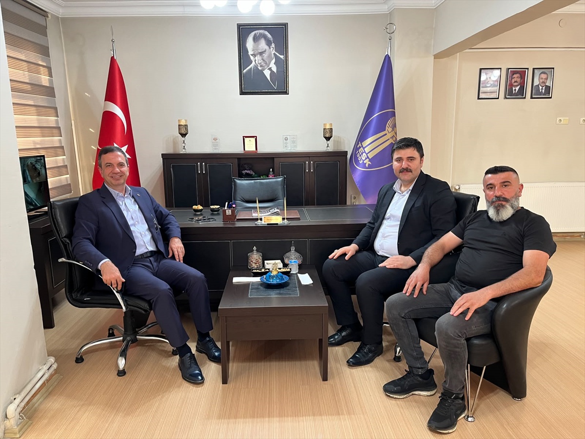 Suluova Kaymakamı Gürçam, Ahilik Haftası\'nda esnaf odası başkanını ziyaret etti