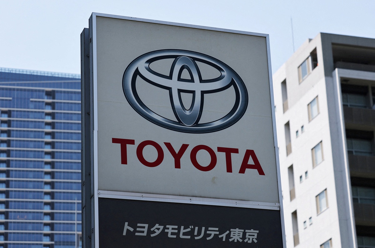 Toyota, fabrikalarını robotlaştırmak için yılda 1 trilyon yen harcamayı planlıyor