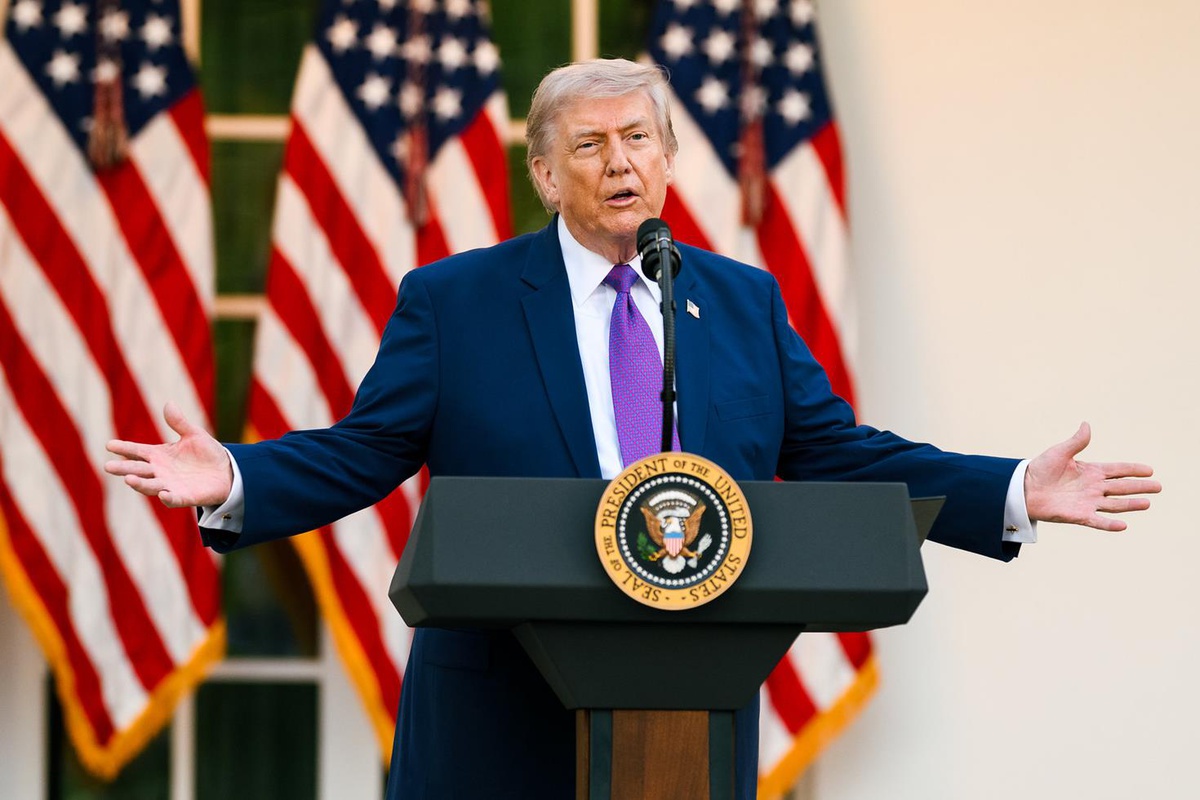 Trump\'tan CNN, MS NOW ve Politico\'ya Beyaz Saray yasağı