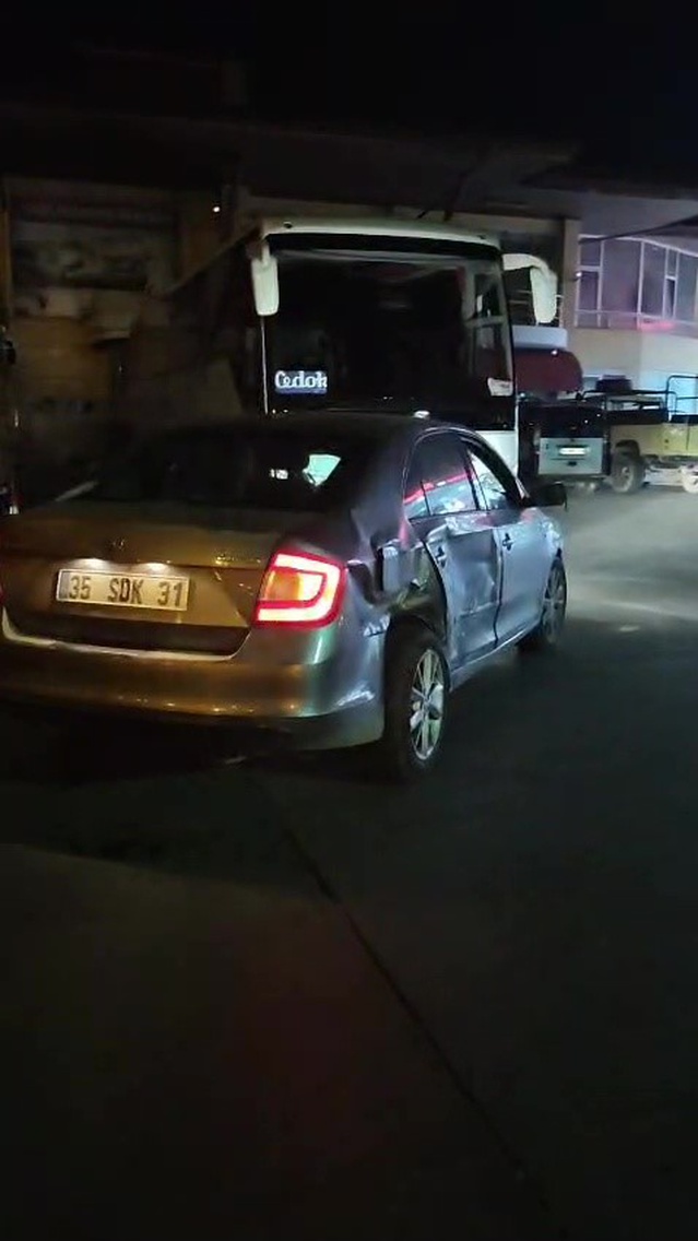 Manavgat'ta alkollü sürücünün 'U' dönüşü kazayla bitti, 1 kişi yaralandı