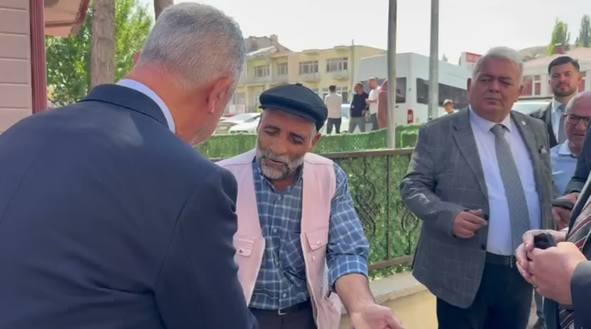 Gürün\'de 25 yıllık AK Parti seçmeni YENİ Partili vekillere isyan etti