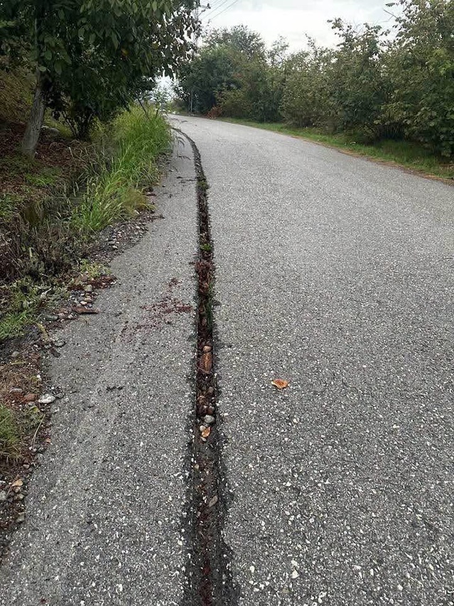 Zonguldak Alaplı Sofullu'da fiber kazısı kapatılmadı iddiası, köy sakini onarım istedi