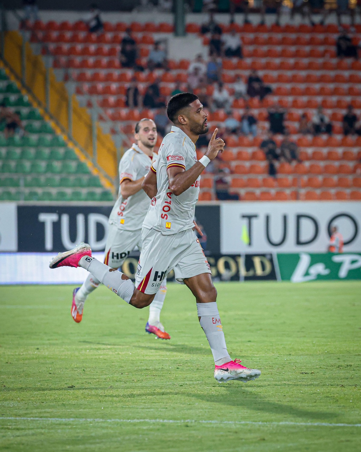 2 puanlı sonuncu Göztepe, 9 puanlı Çaykur Rizespor\'u ağırlayacak