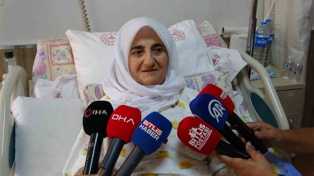 Bitlis'te 70 yaşındaki hastaya 7,5 saatlik kapalı kalın bağırsak ameliyatı yapıldı