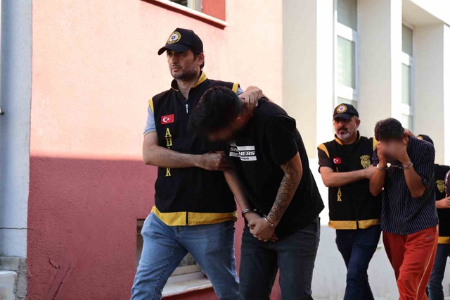 Üç ilimizi mesken tutan kataloglu fuhuş çetesi! Hesap hareketleri şoke etti