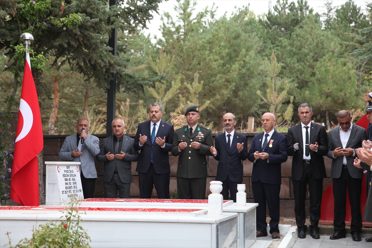Ahlat\'ta Gaziler Günü dolayısıyla tören düzenlendi