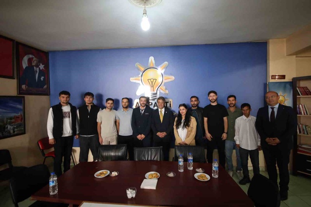 AK Parti Van Milletvekili Türkmenoğlu, Erzurum Karayazı'da esnaf ve halkı dinledi