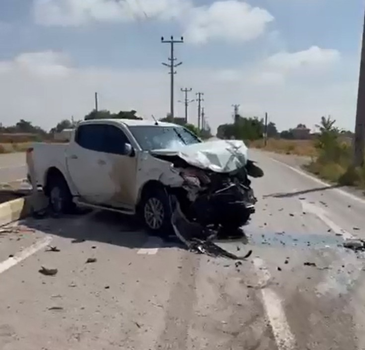 Aksaray-Yeşilova yolunda pikap ile traktör çarpıştı, 2 sürücü yaralandı