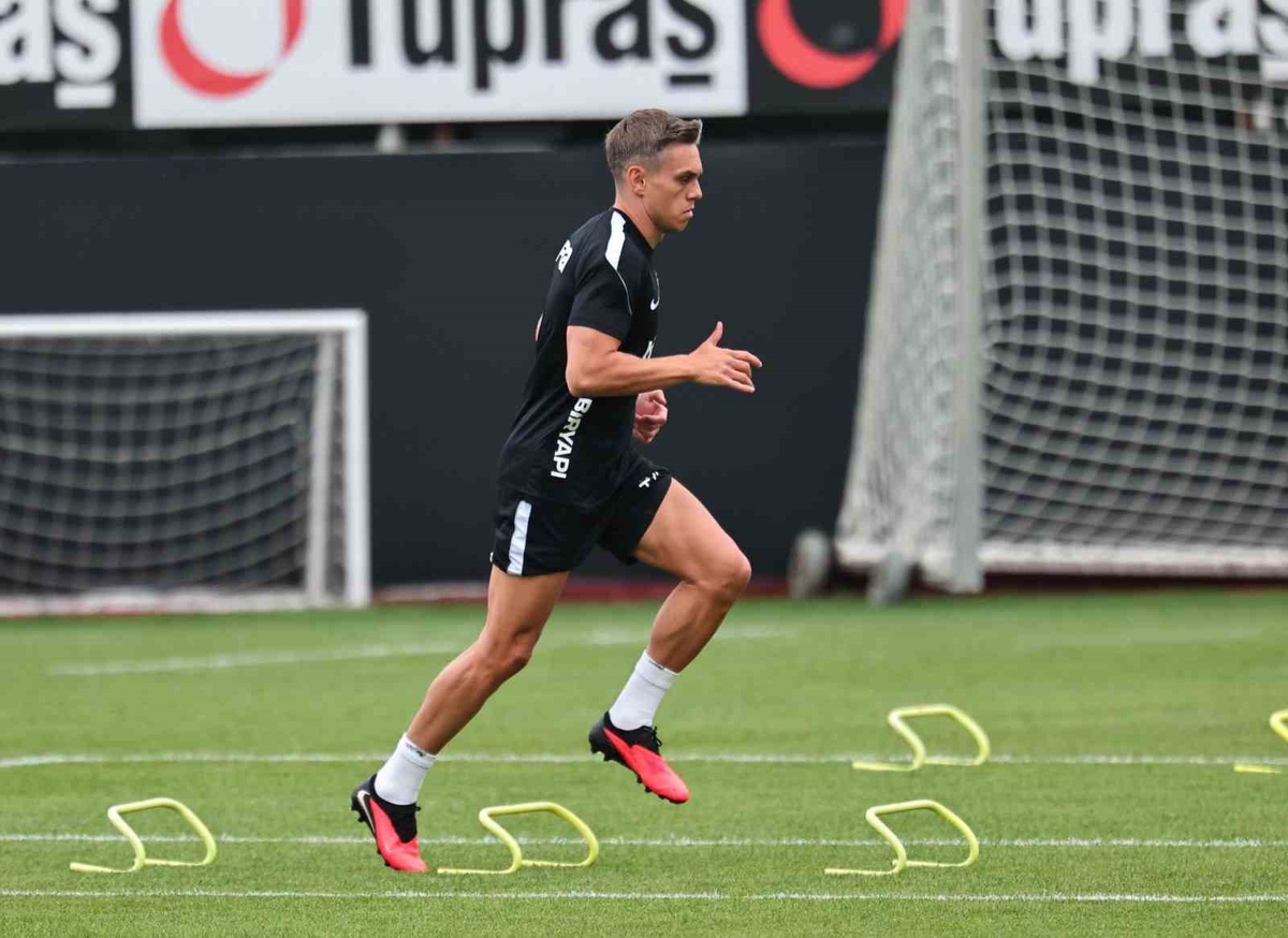 Trossard'ın topuk kemiğinde ödem tespit edildi, Beşiktaş tedaviye başladı