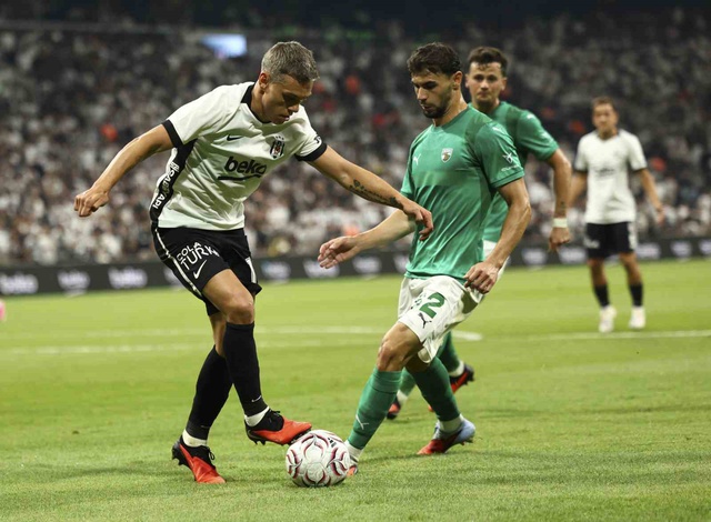 Beşiktaş'ta Trossard şoku! Yıldız futbolcunun topuk kemiğinde travmatik ödem saptandı