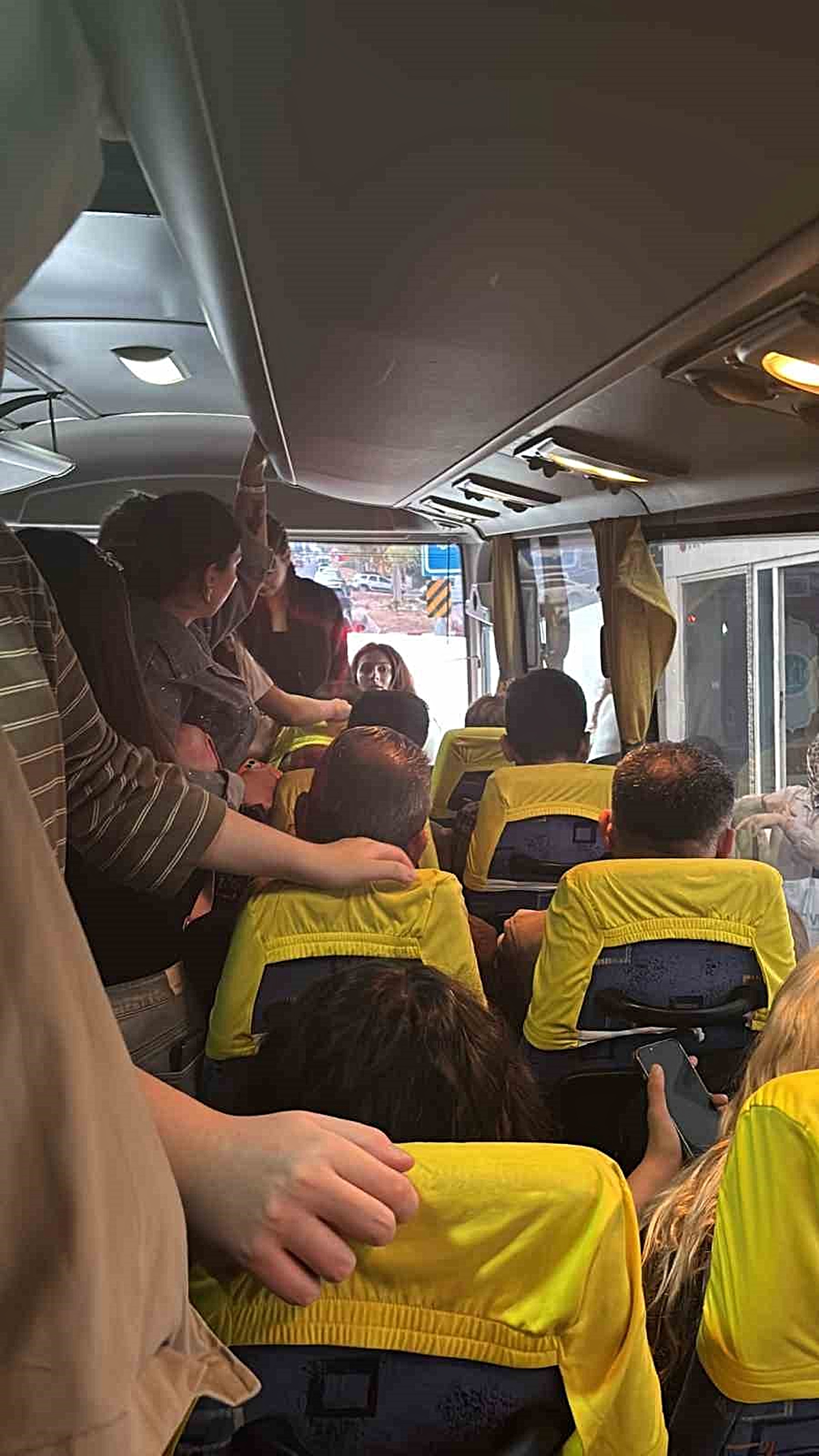 Bilecik\'te 11 AAK 914 plakalı midibüs sürücüsü ayakta yolcu taşıyınca tepki çekti