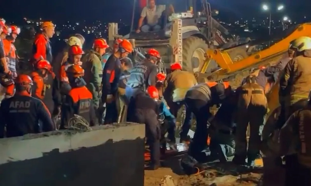 İstanbul'da inşaat faciası! Toprak altında kalan işçiden acı haber