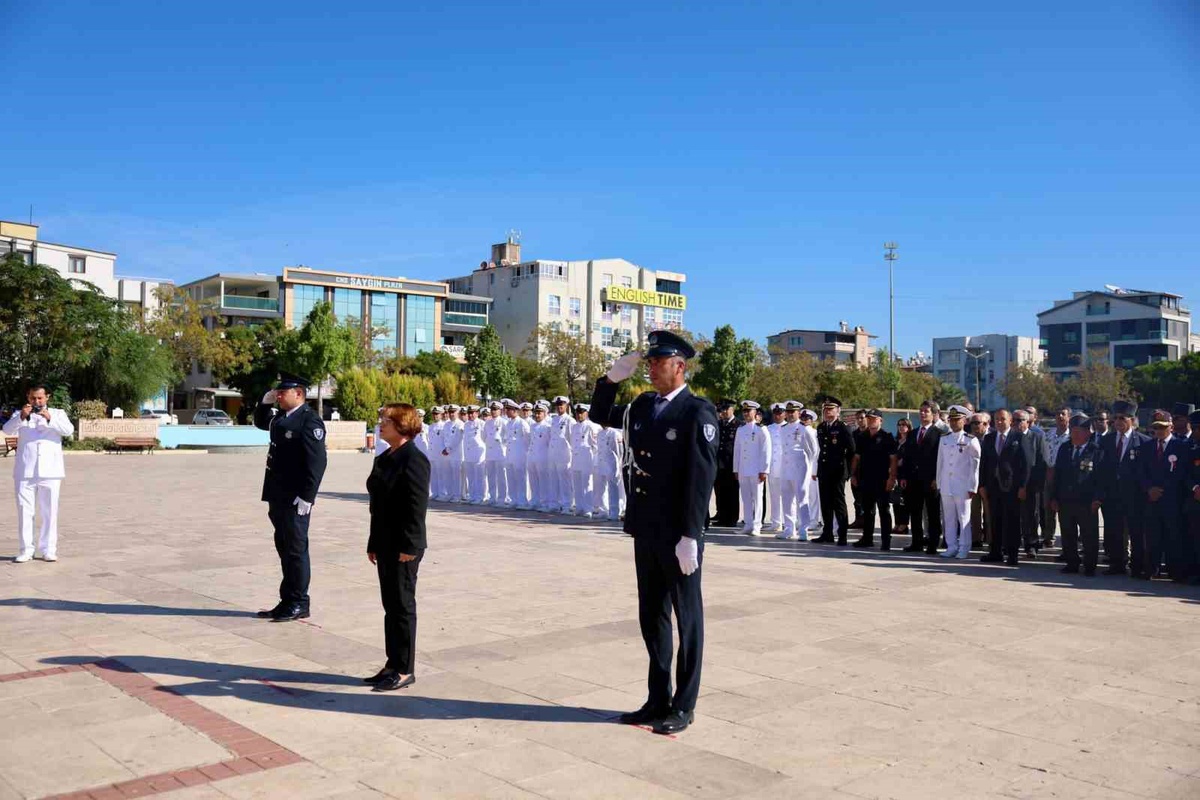Didim\'de Gaziler Günü\'nde protokol çelenk sundu, Başkan Gençay gazilerle buluştu