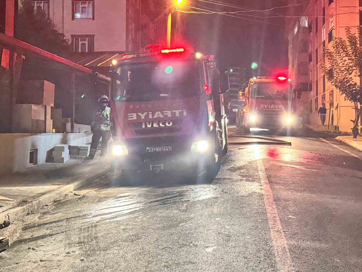 Edirne\'de apart yangınında mahsur kalan 58 yaşındaki vatandaş ağır yaralandı