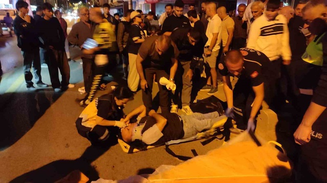 Edirne Keşan'da motosiklet, Adalet Sarayı yönünde yayaya çarptı, 2 kişi yaralandı