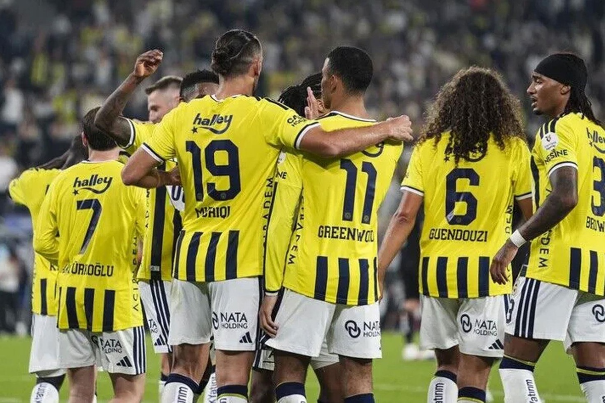 Fenerbahçe\'nin yıldızı Hakan Safi\'ye çuvalla para vermiş