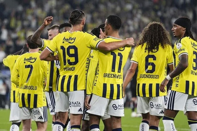 Fenerbahçe'nin yıldızından alkışlanacak hareket! Çuvalla parayı geri verdi