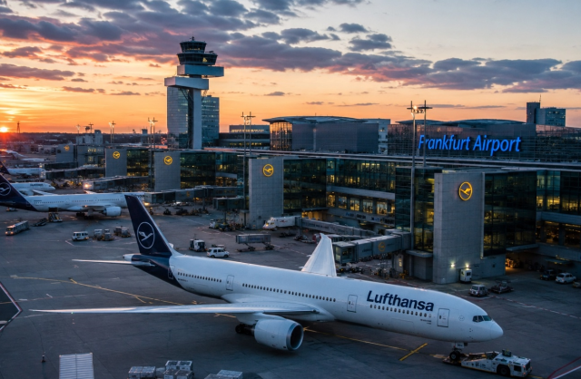 Frankfurt Havalimanı'nda sıtma alarmı! Uçaktan taşındığı iddia edilen hastalık can aldı 