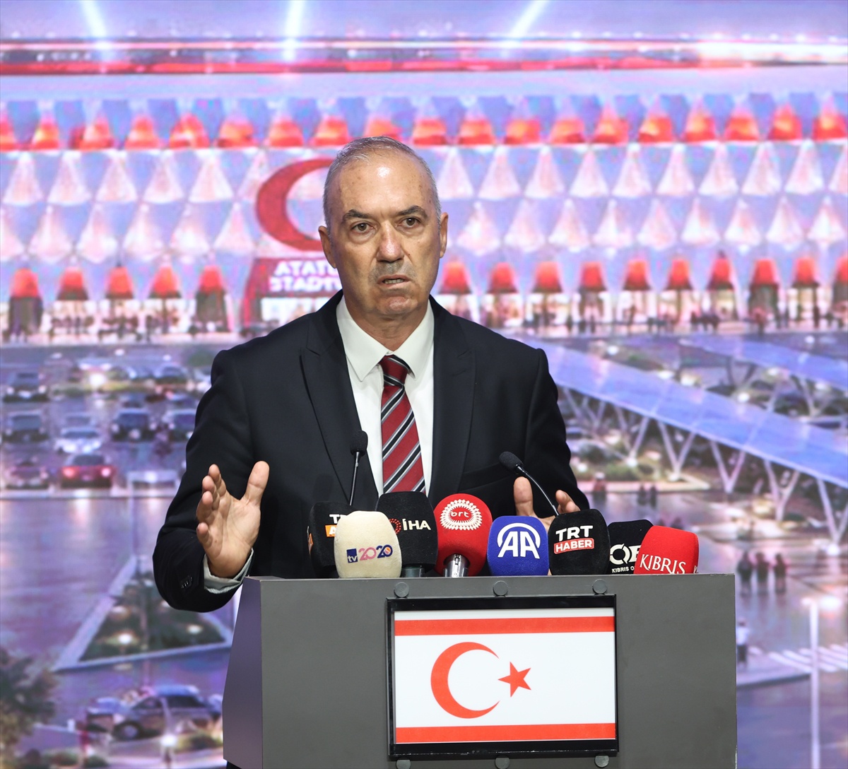 Bakan Bak, KKTC\'de stadyum tanıtımında sporda ambargoyu kabul etmediklerini söyledi