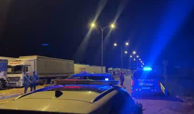 Hatay Reyhanlı'da TIR şoförleri arasında çıkan kavgada 3 kişi yaralandı