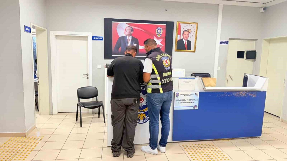 İstanbul Başakşehir'de ambulansa yol vermeyen sürücü yakalandı, 46 bin lira ceza aldı