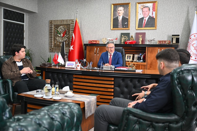 İstanbul İl Milli Eğitim Müdürlüğü 39 ilçede vatandaşları dinledi