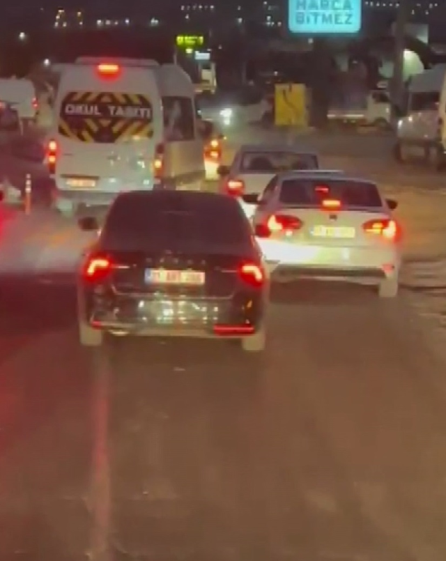 İtfaiyenin önünü kesti, ardından çakarını açtı! Vekilin makam aracı olduğu öne sürüldü