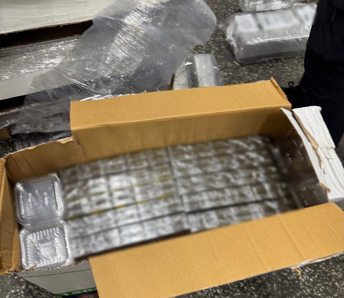 Bulgaristan\'ın Kaptan Andreevo gümrüğünde Türk tırından 20 bin paket kaçak sigara çıktı