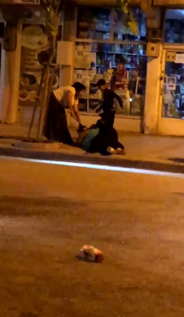Karabük'te 2 kadın sopalı kavgada birbirine girdi, yaralı kadın tedaviye alındı