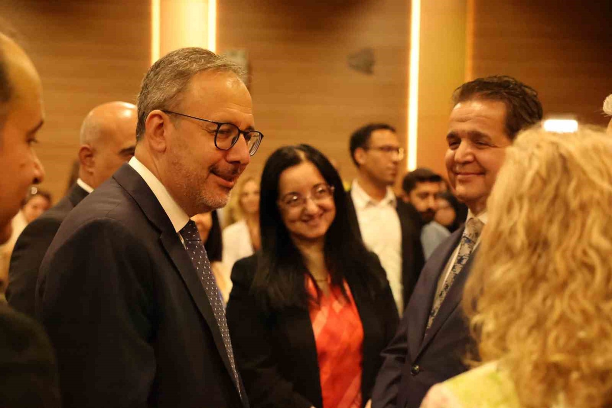 Muharrem Kasapoğlu İzmir\'de otizm ve nadir hastalıklar merkezi hedeflediğini söyledi