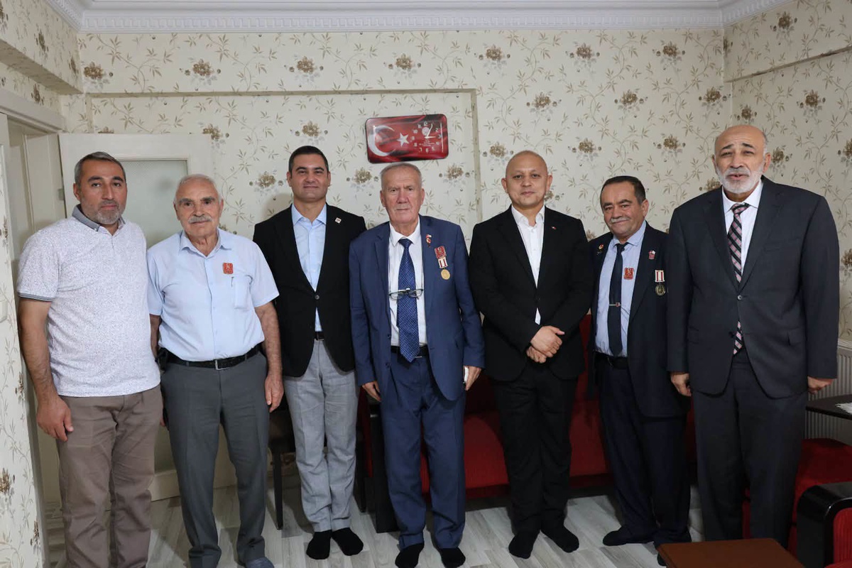 Kırıkkale Belediye Başkanı Önal, Gaziler Günü\'nde Kıbrıs gazisi Yumuş\'u ziyaret etti
