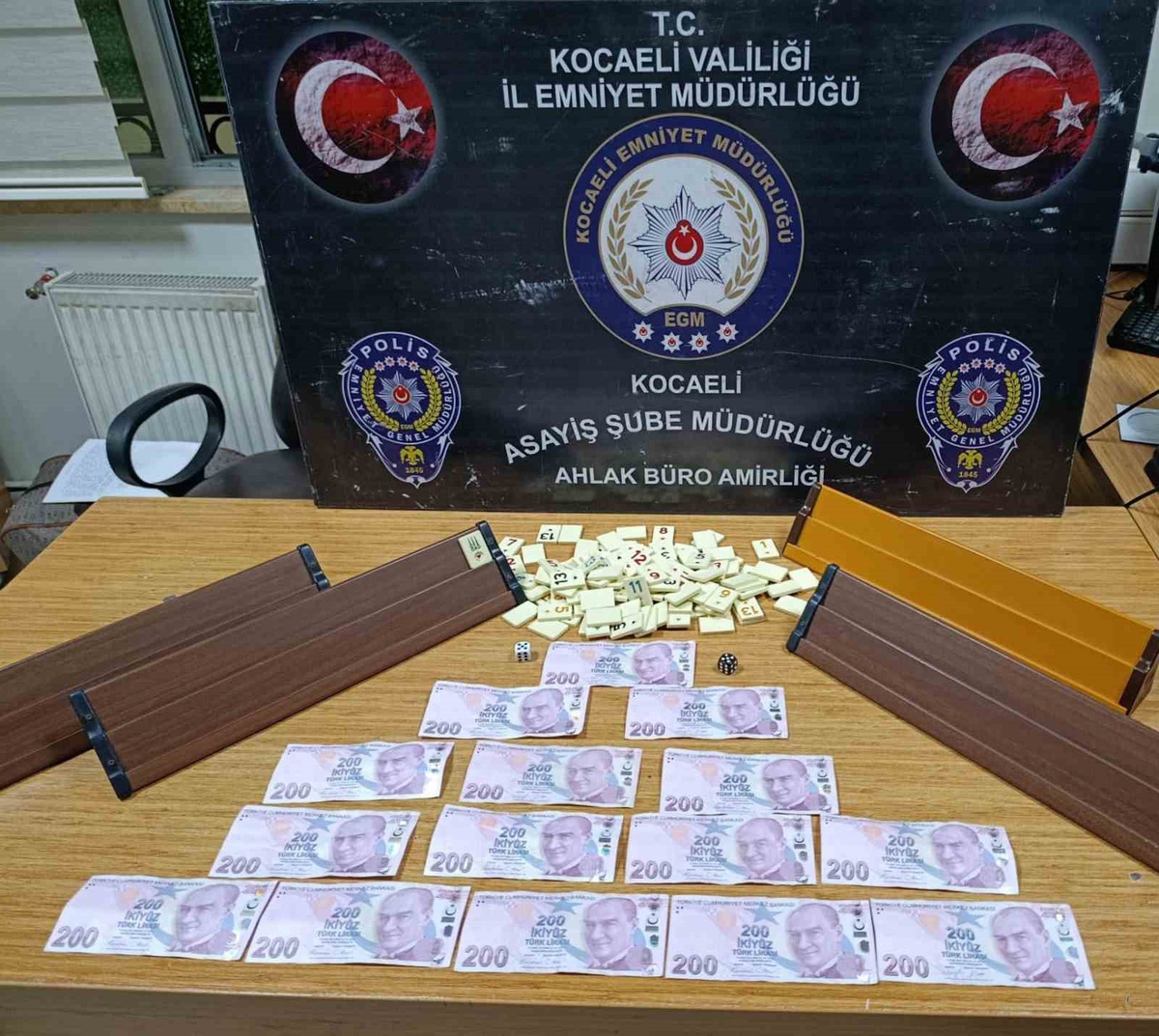 Kocaeli Gölcük\'te kumar oynatana adli işlem başlatıldı, 4 kişi 46 bin 416 TL ceza aldı