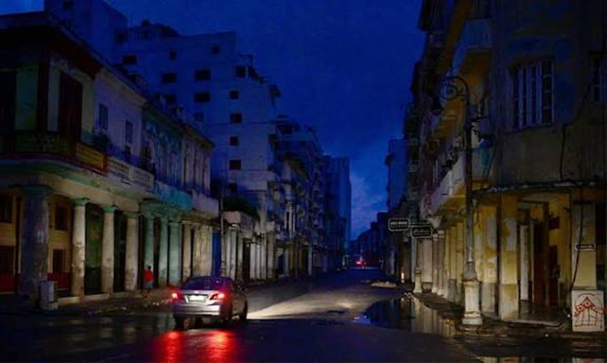 Küba\'da ulusal şebeke çöktü, Havana\'da 862 bin abonenin yüzde 5\'i elektrik aldı