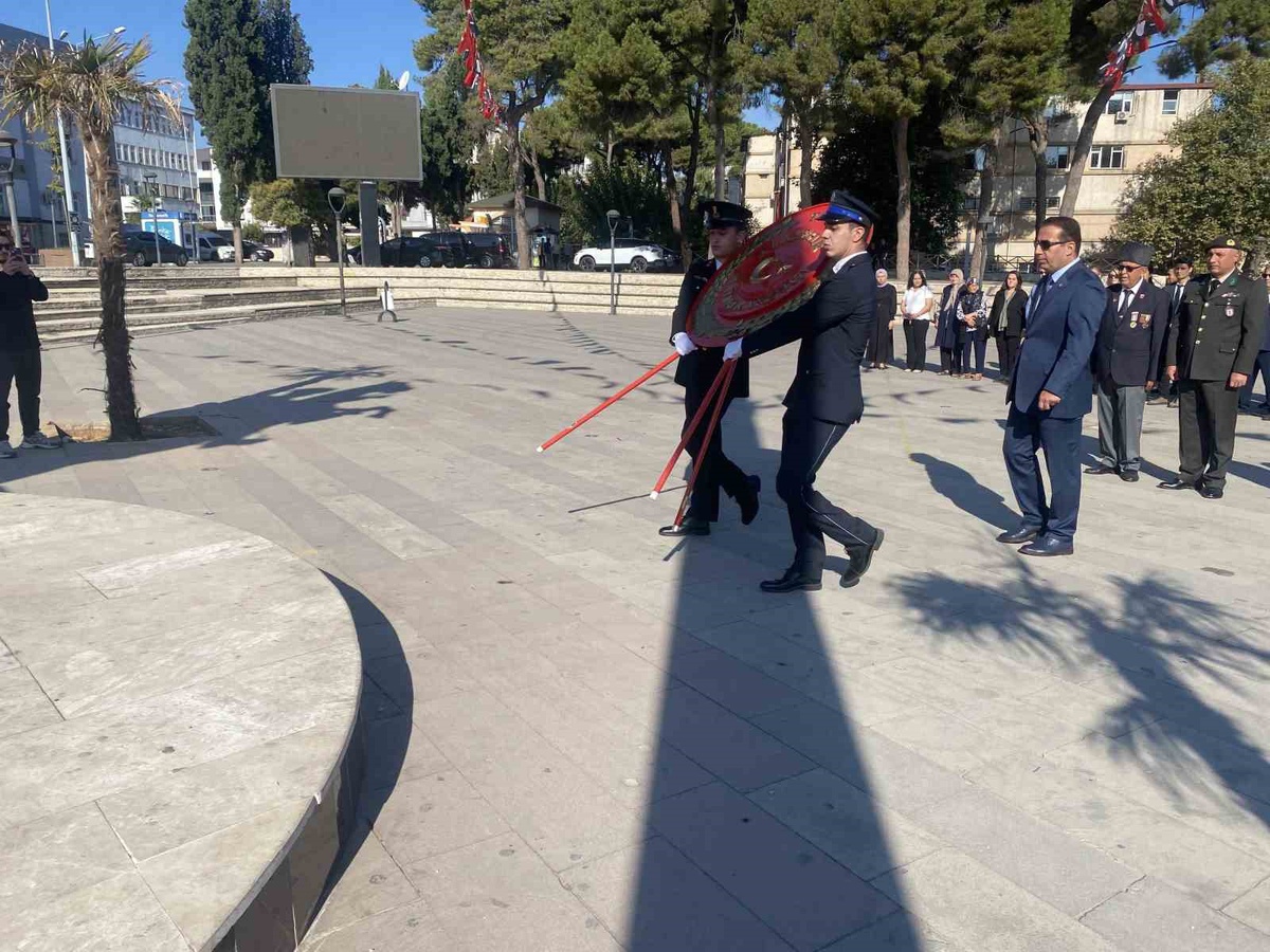 Manisa Alaşehir\'de Gaziler Günü tören ve kabristan ziyaretiyle kutlandı