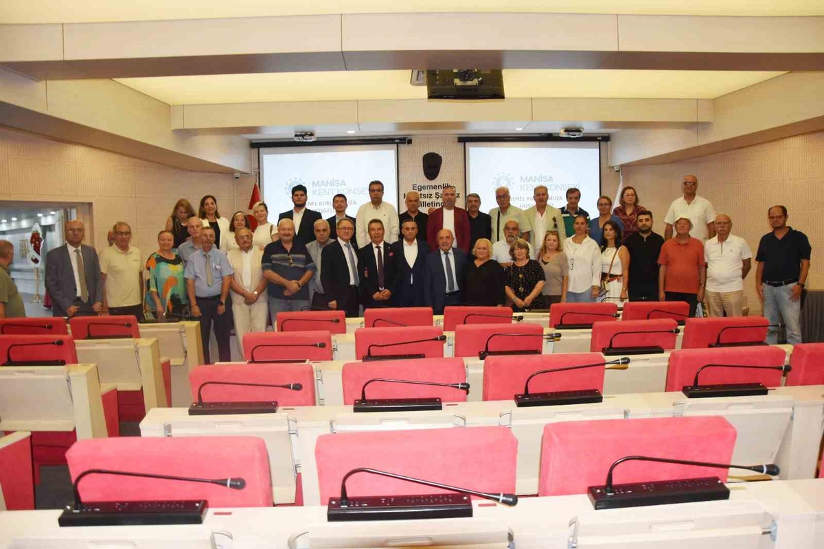 Manisa Kent Konseyi Başkanlığına Hakkı Bayraktar 3 yıllığına yeniden seçildi