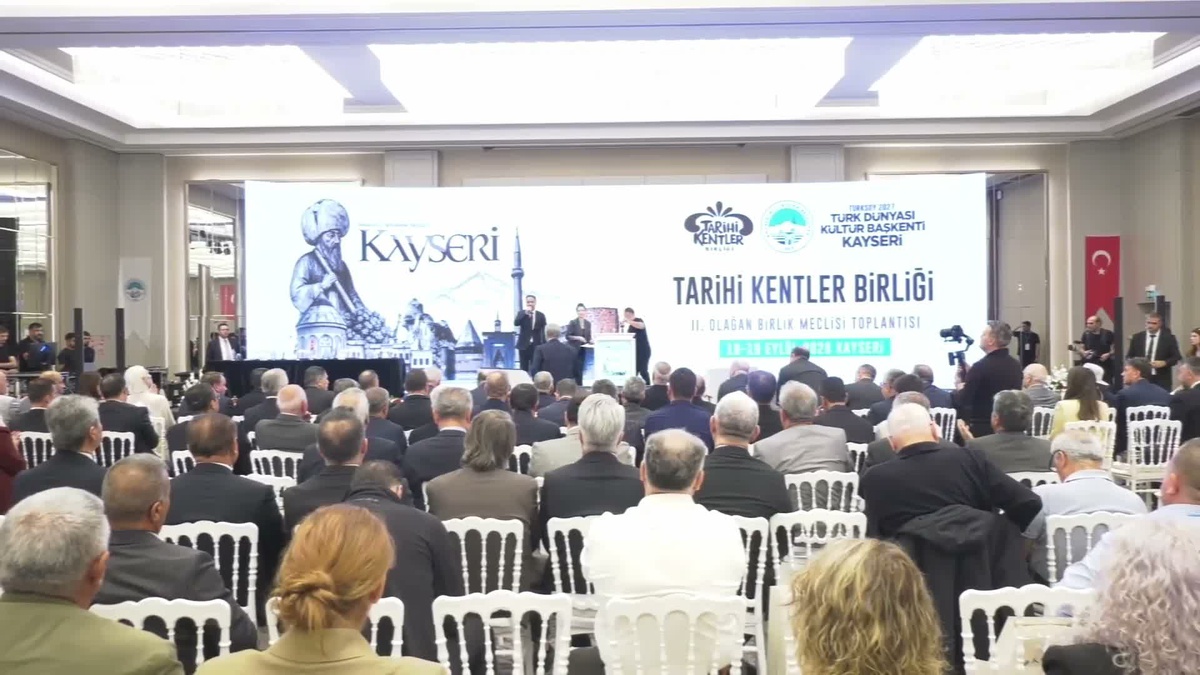 Mansur Yavaş, Kayseri\'deki TKB toplantısında Anadolu\'nun kültür zenginliğini vurguladı