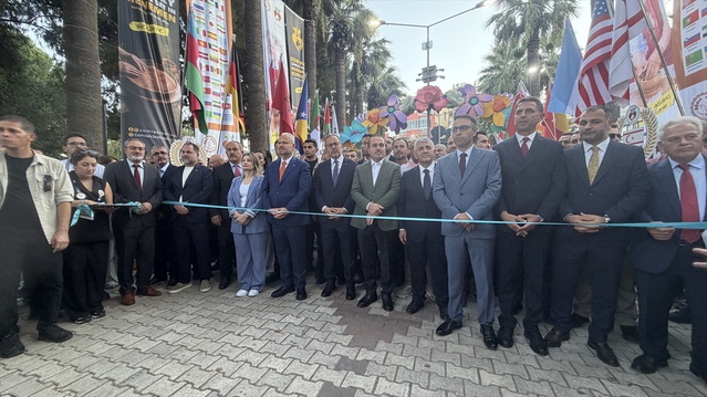 Menemen'de 5. Uluslararası Çömlek Festivali 45 ülkeden katılımcıyla açıldı