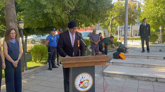 Muğla Ortaca'da 19 Eylül Gaziler Günü'nde gaziler Atatürk Anıtı önünde anıldı