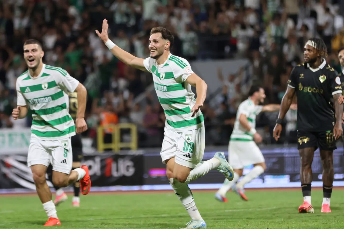 Yasin Uzunoğlu\'nun 90+3\'teki golü Muğlaspor\'a Iğdır FK ile 2-2 beraberlik getirdi