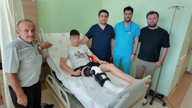 Niğde'de 13 yaşındaki çocuk, büyüme plakları korunarak ön çapraz bağ ameliyatı oldu
