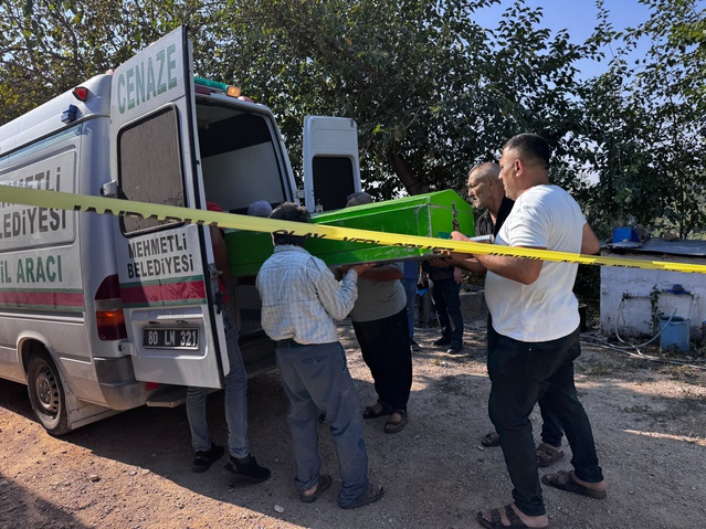 Osmaniye Sumbas'ta bir baba, oğlunu tahrayla öldürüp gelini ile torununu yaraladı