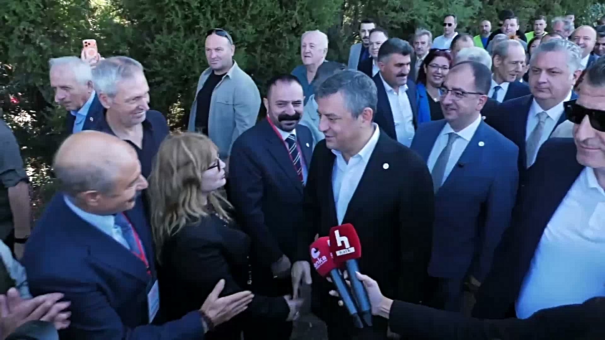 Özgür Özel, Yalova\'da kivinin 40 liraya alınıp 350 liraya satıldığını söyledi