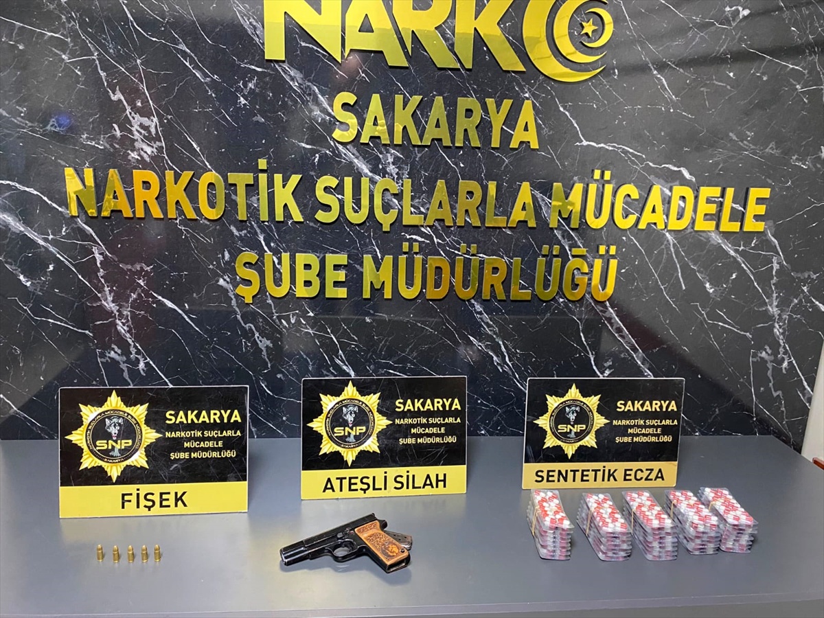 Sakarya\'da Sokaklar Güvende operasyonunda 1 kilo sentetik bulundu, 2 zanlı tutuklandı