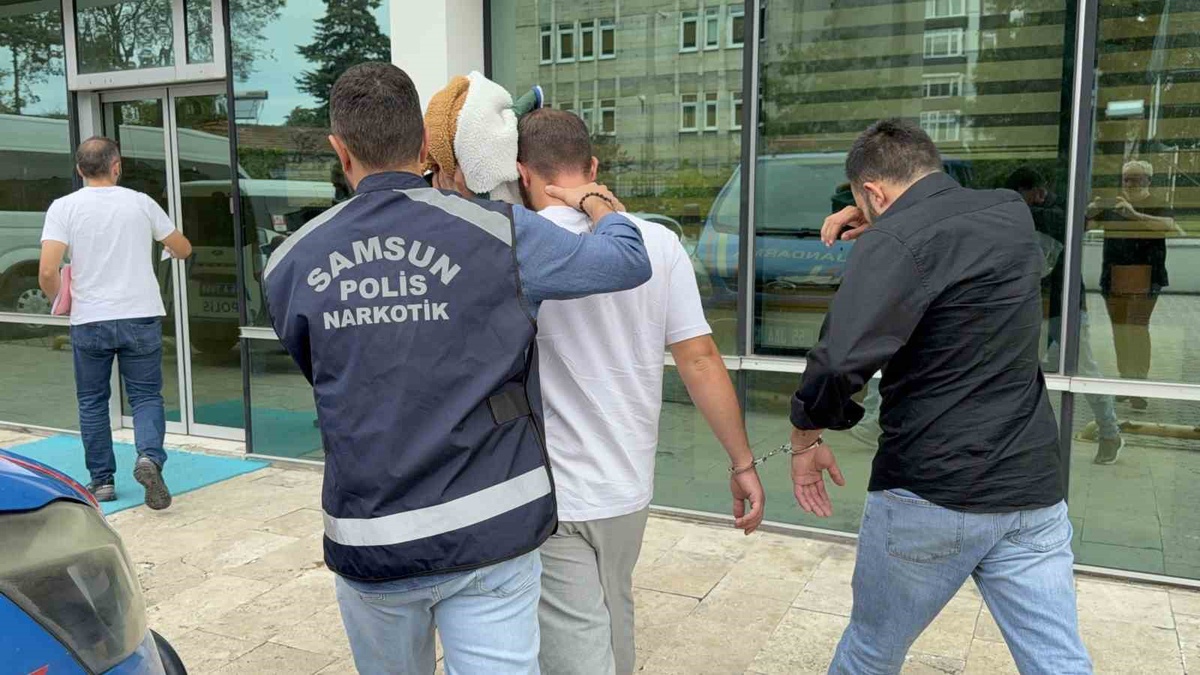 Samsun İlkadım ve Canik\'te uyuşturucu operasyonlarında 2 şüpheli adliyeye sevk edildi