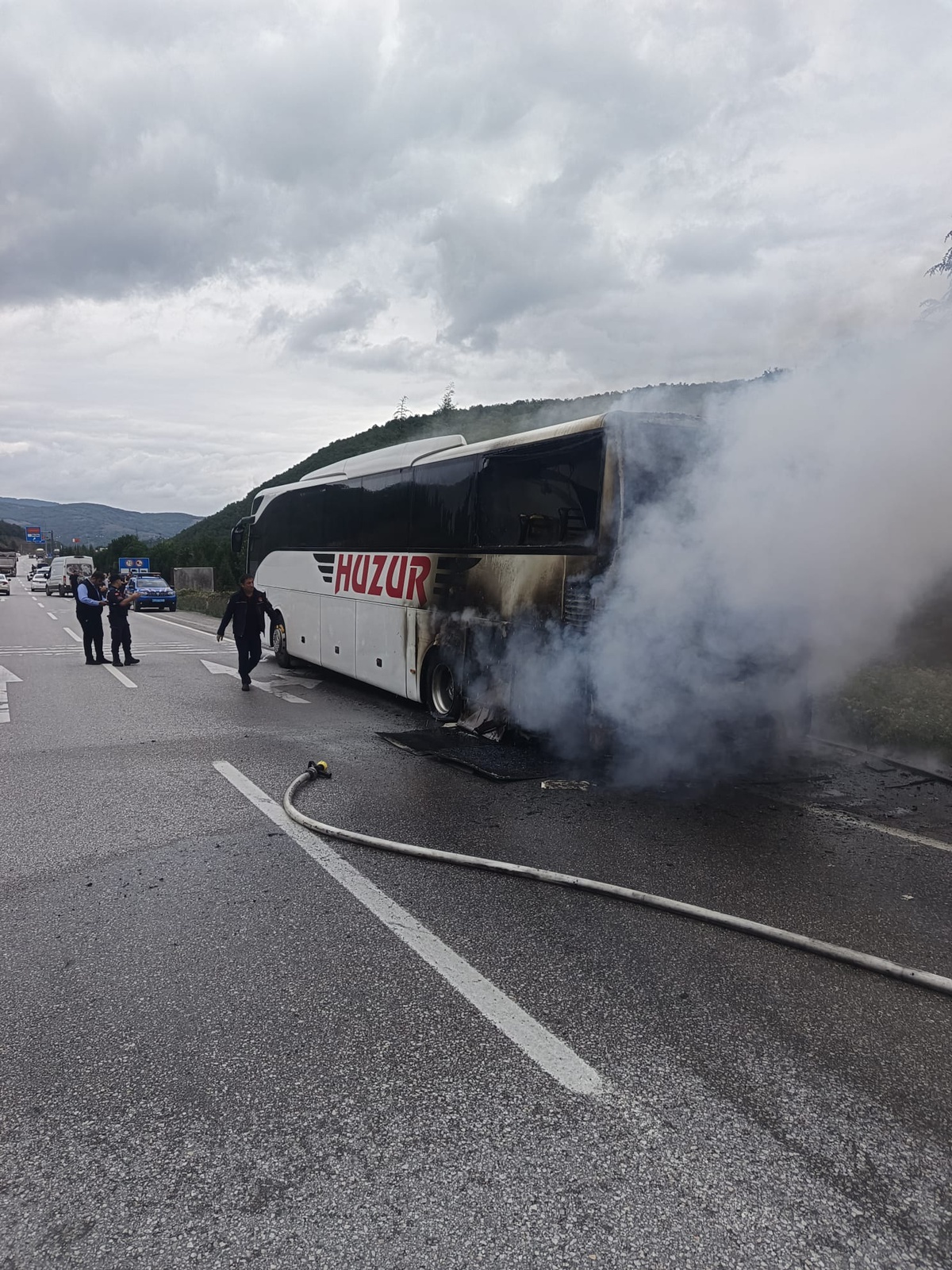 Samsun Kavak'ta yolcu otobüsünde motor yangını çıktı, araç kullanılamaz hale geldi